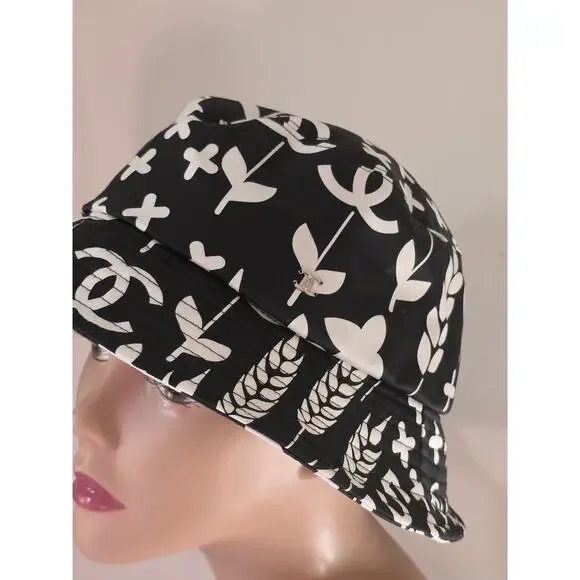 Chanel Black Interlocking CC Printed bucket hat M sz